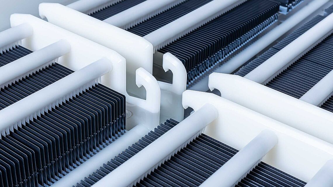 Batch-wet-processing-of-M12-solar-wafers